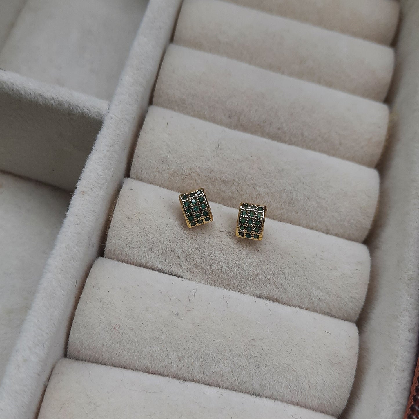 Mini square studs