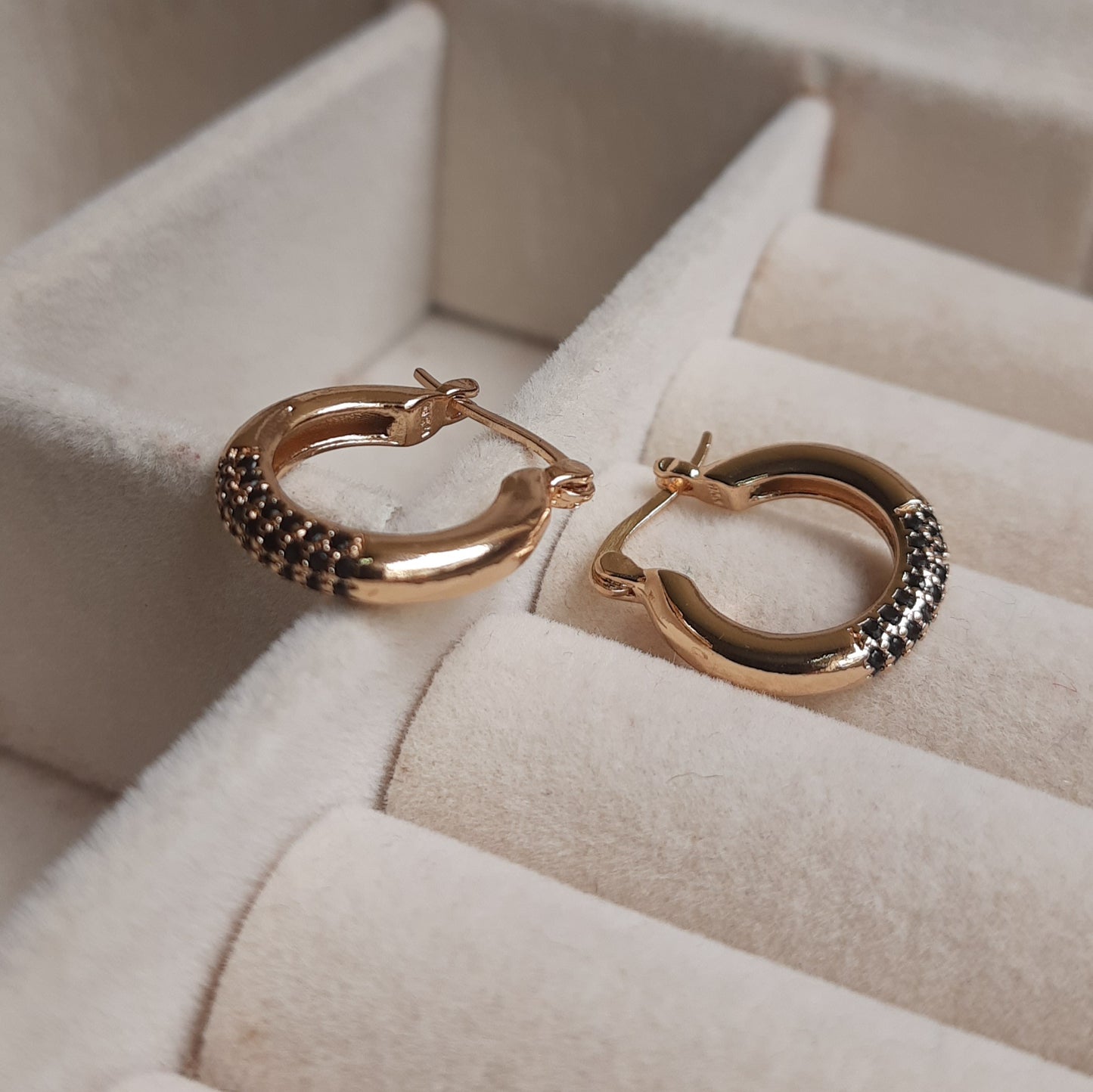 DEVOLINA Hoops