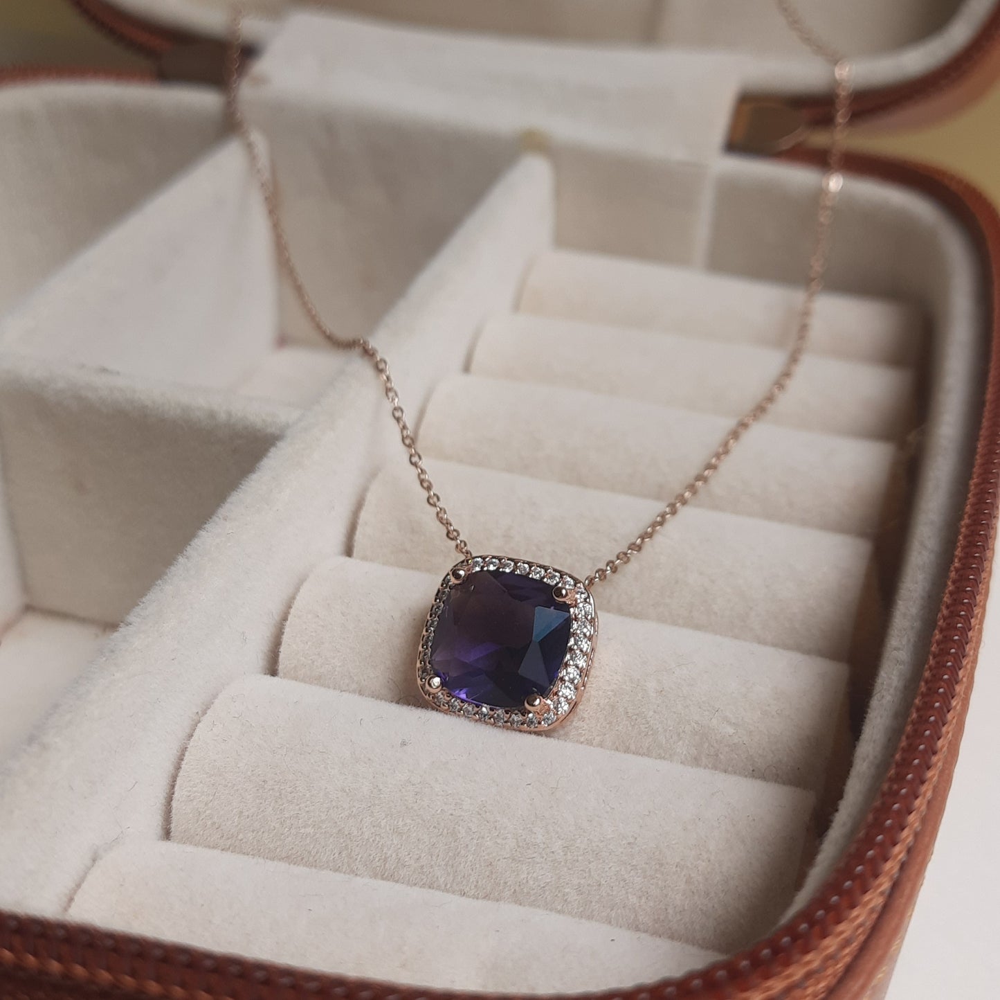 SARAH pendent chain (Purple)