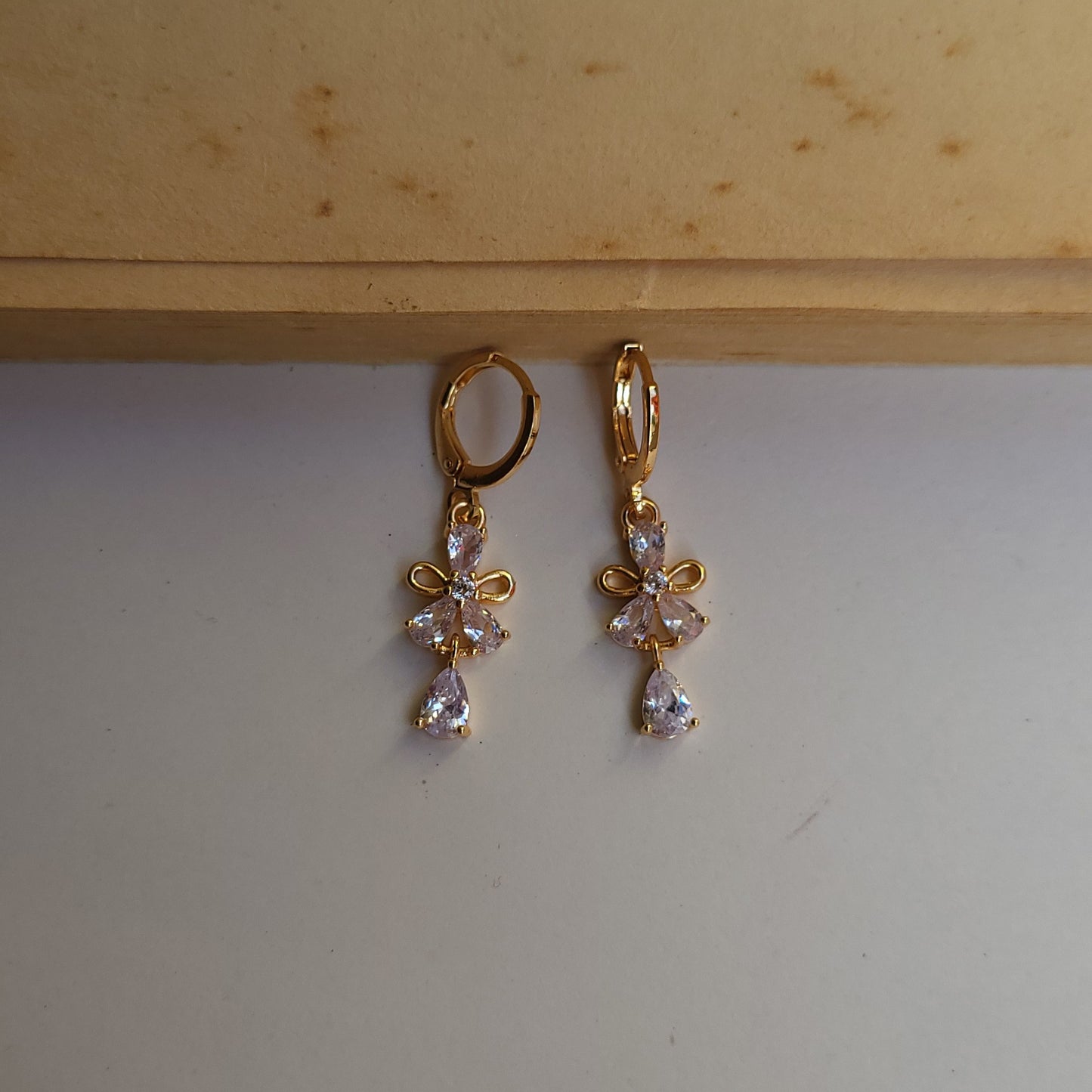 POLLEN Huggie Hoops