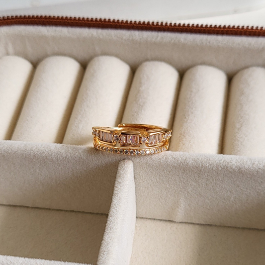 Naira ring