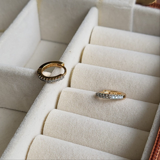Dual tone hoops