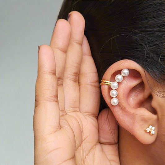 Pearl earclips (pair)