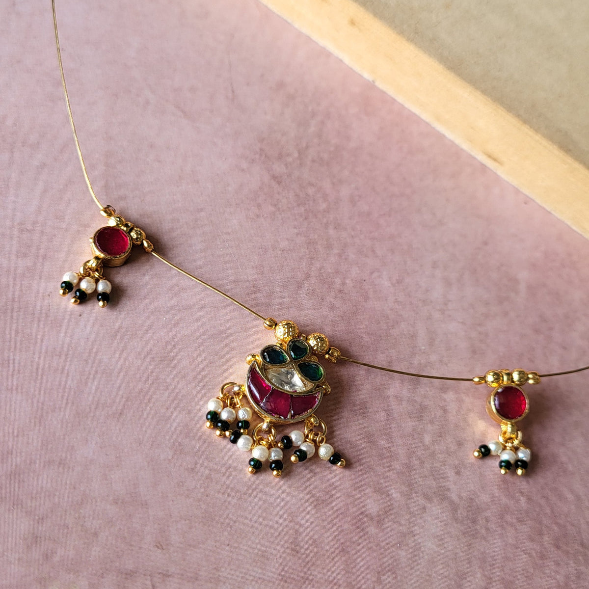 Radhya necklace