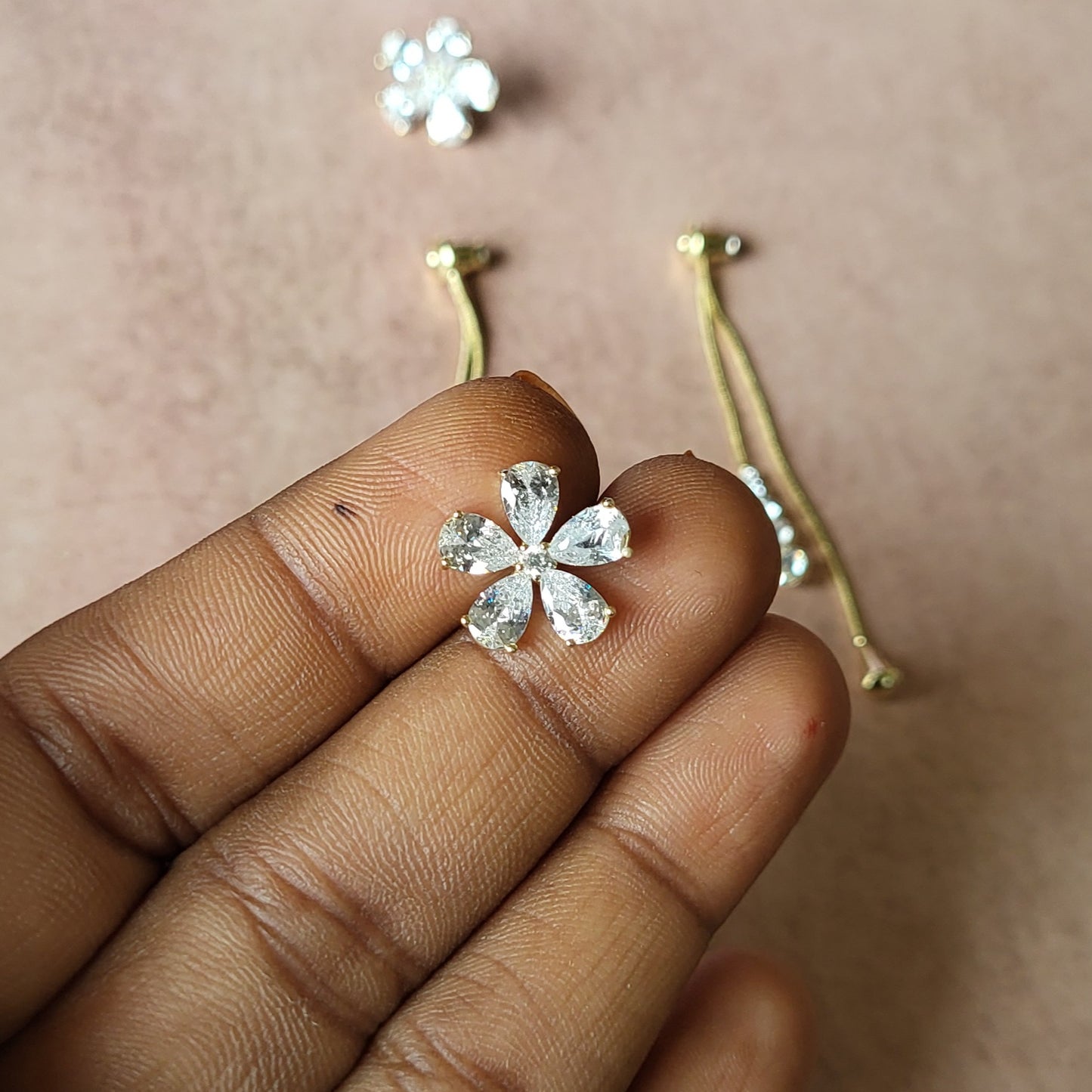 Studs (SM)