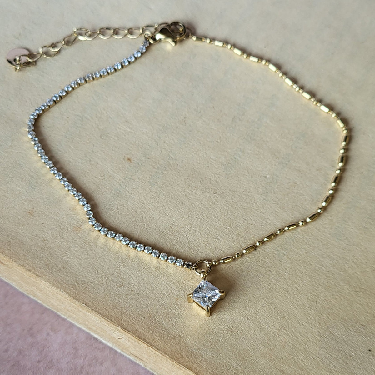 Amelia anklet