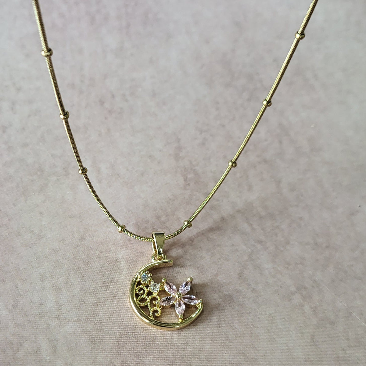 Ellis pendant chain