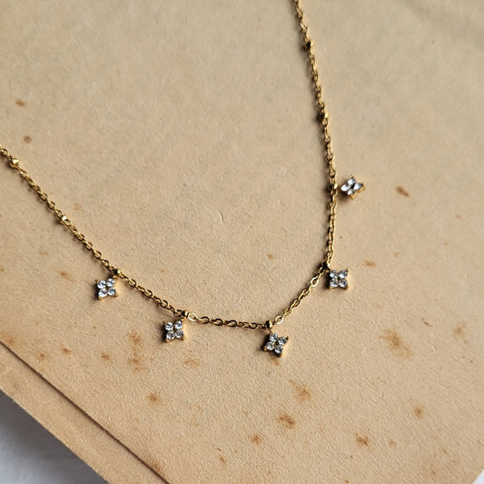 Clover drops necklace
