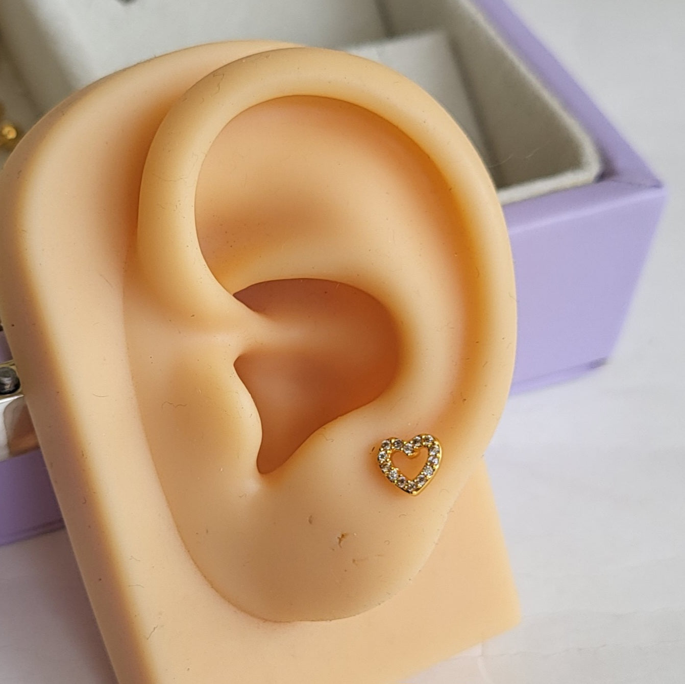 Heart mini stud (ball screwback)
