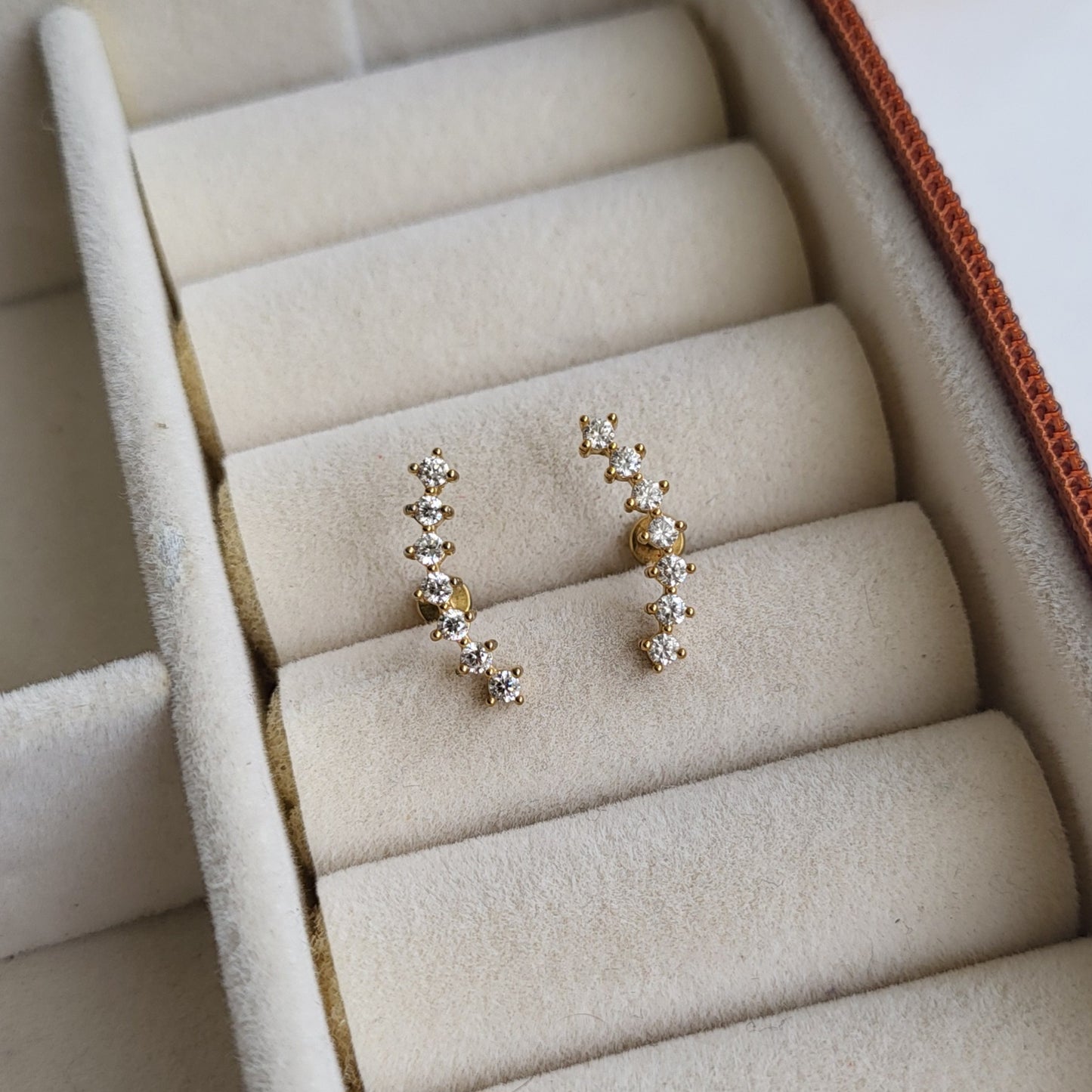 Saloni flat screwback studs