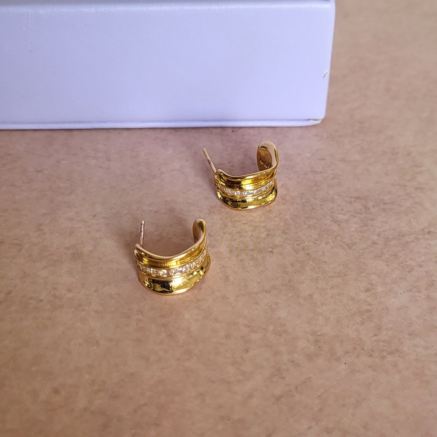 Hook type studs