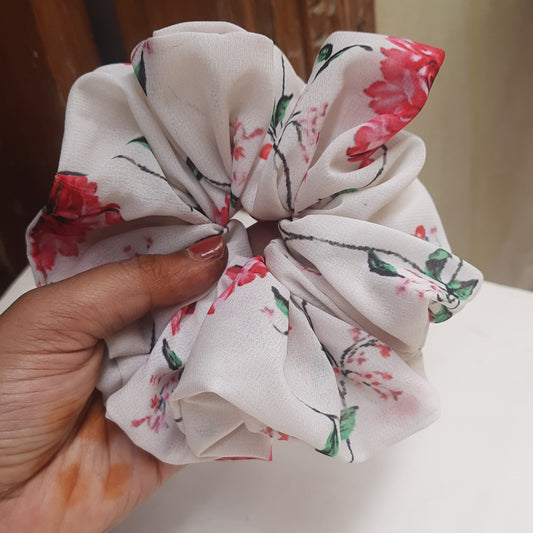Daisy pearl XXL scrunchie