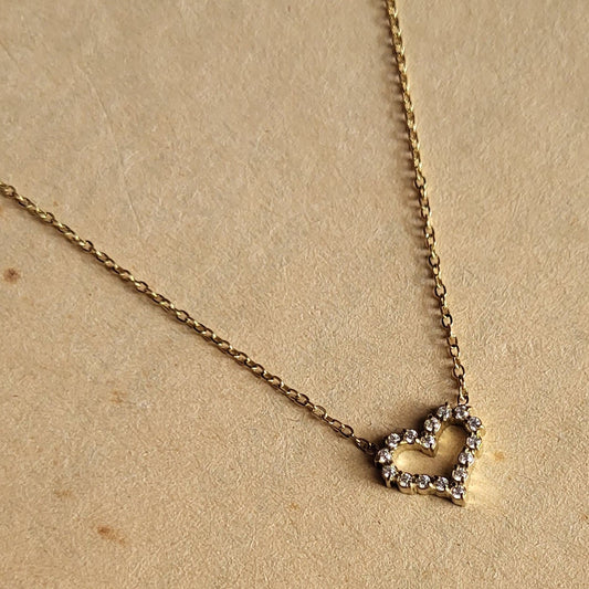 Hollow heart pendent chain