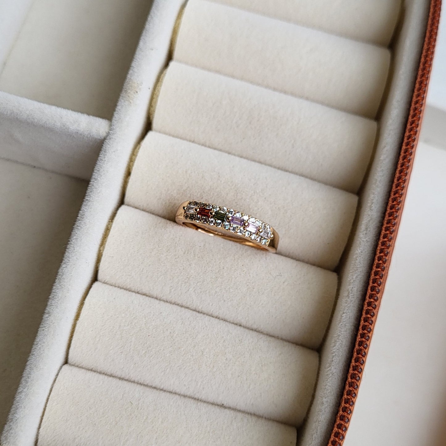 Color cora ring