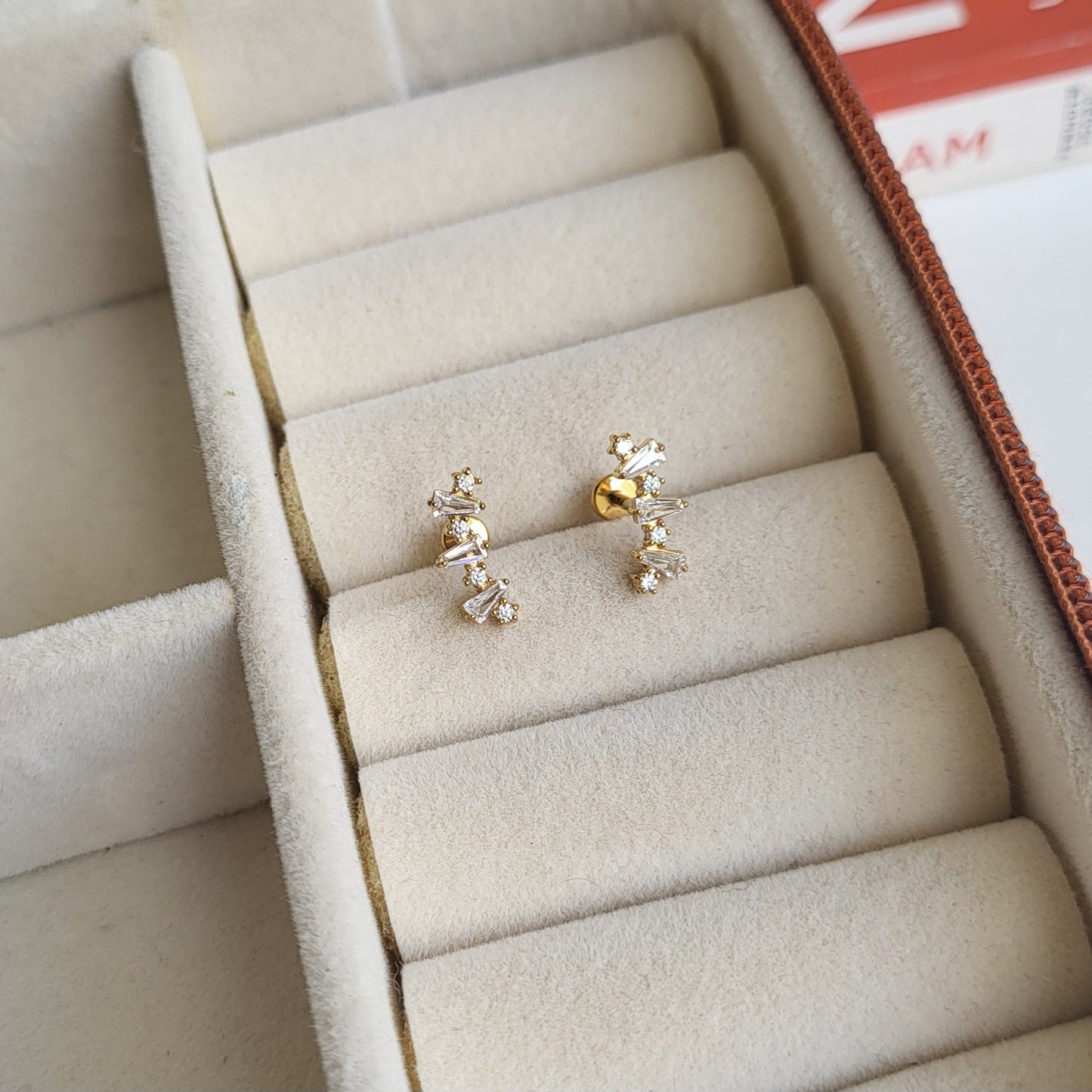 Zoe flat screwback studs