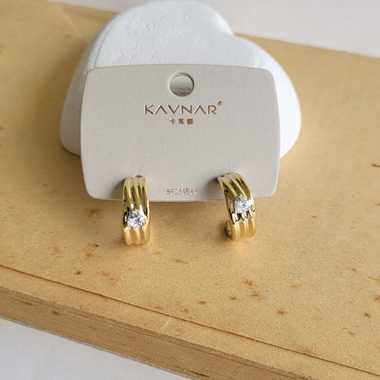 Sona hoop studs