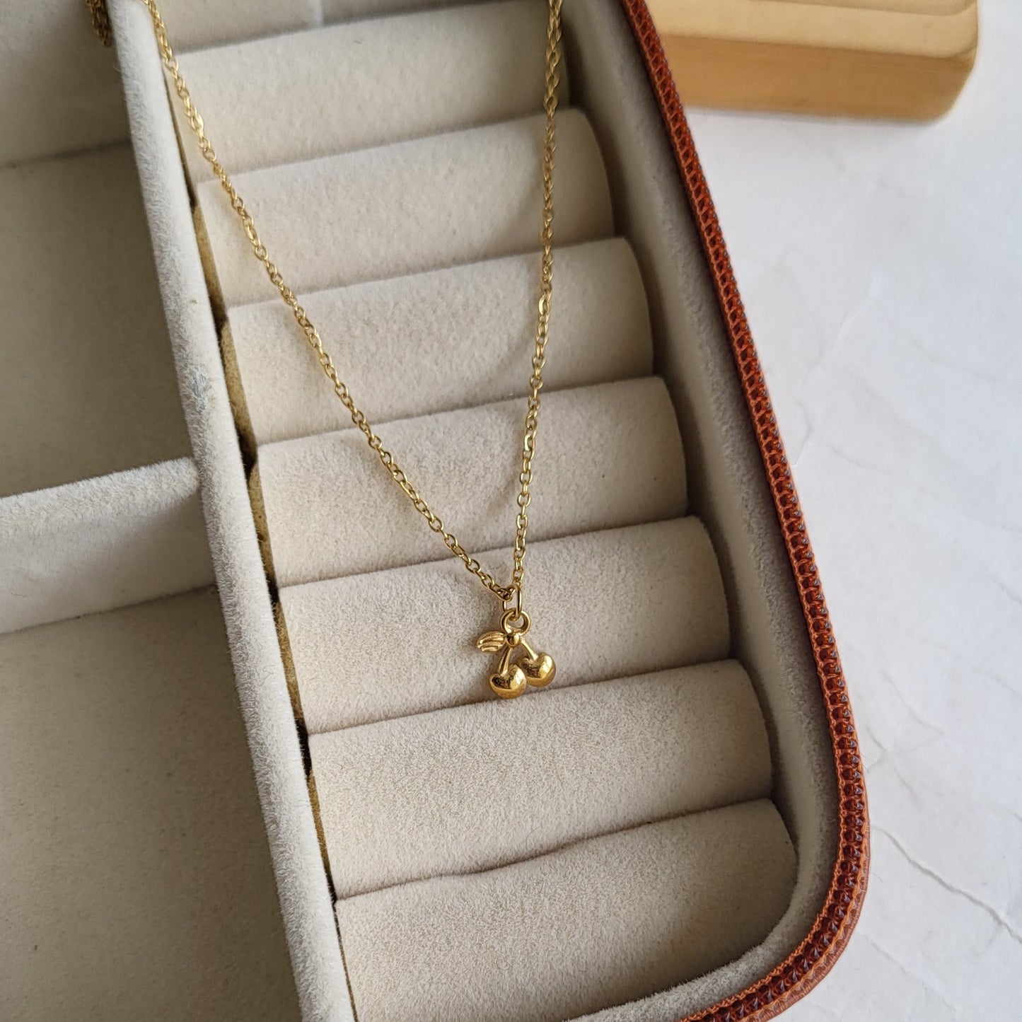 Cherry pendent chain