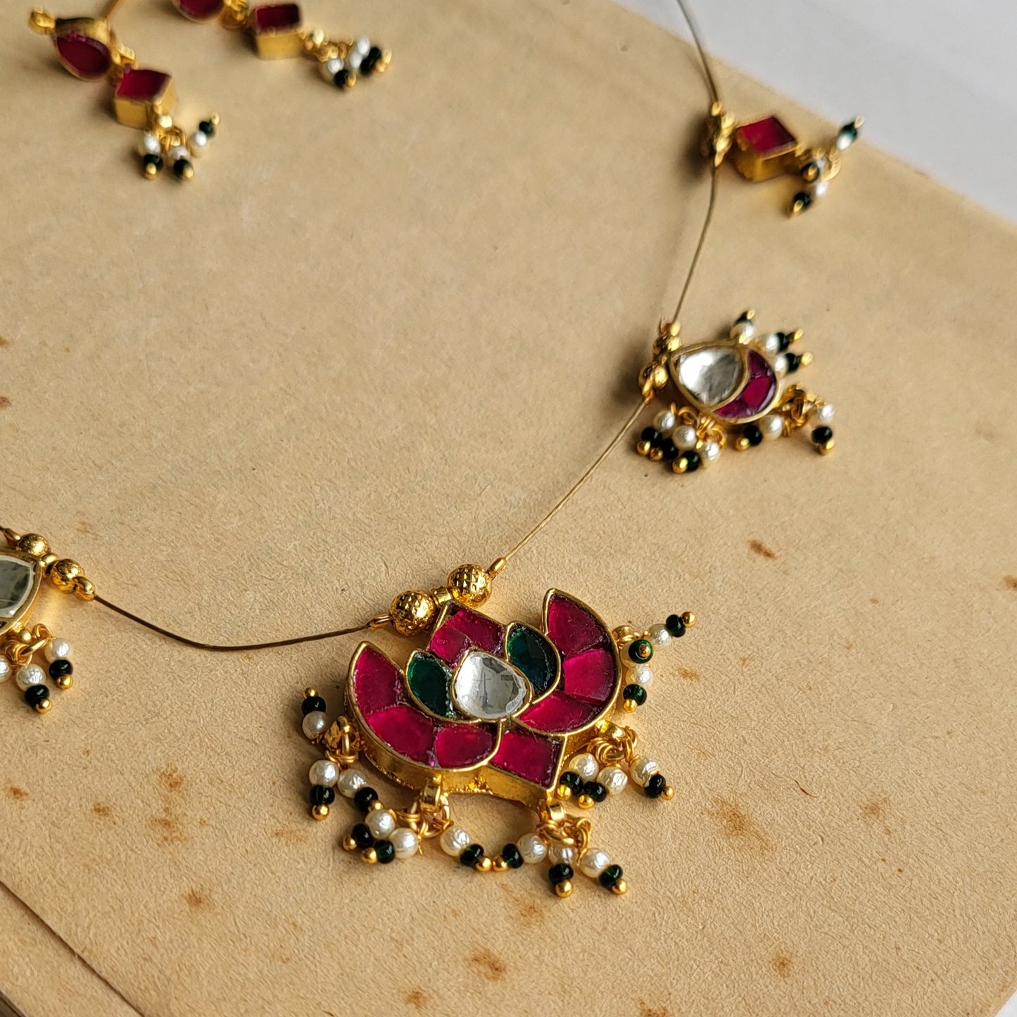 Kamali invisible necklace