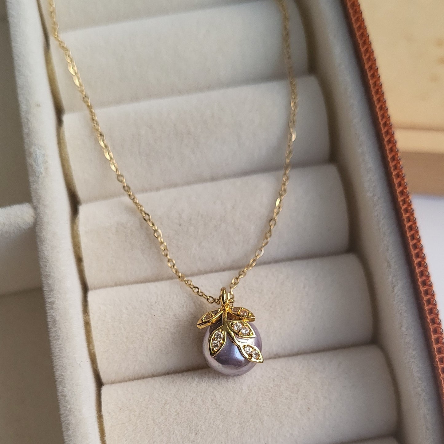 Willow pendent chain
