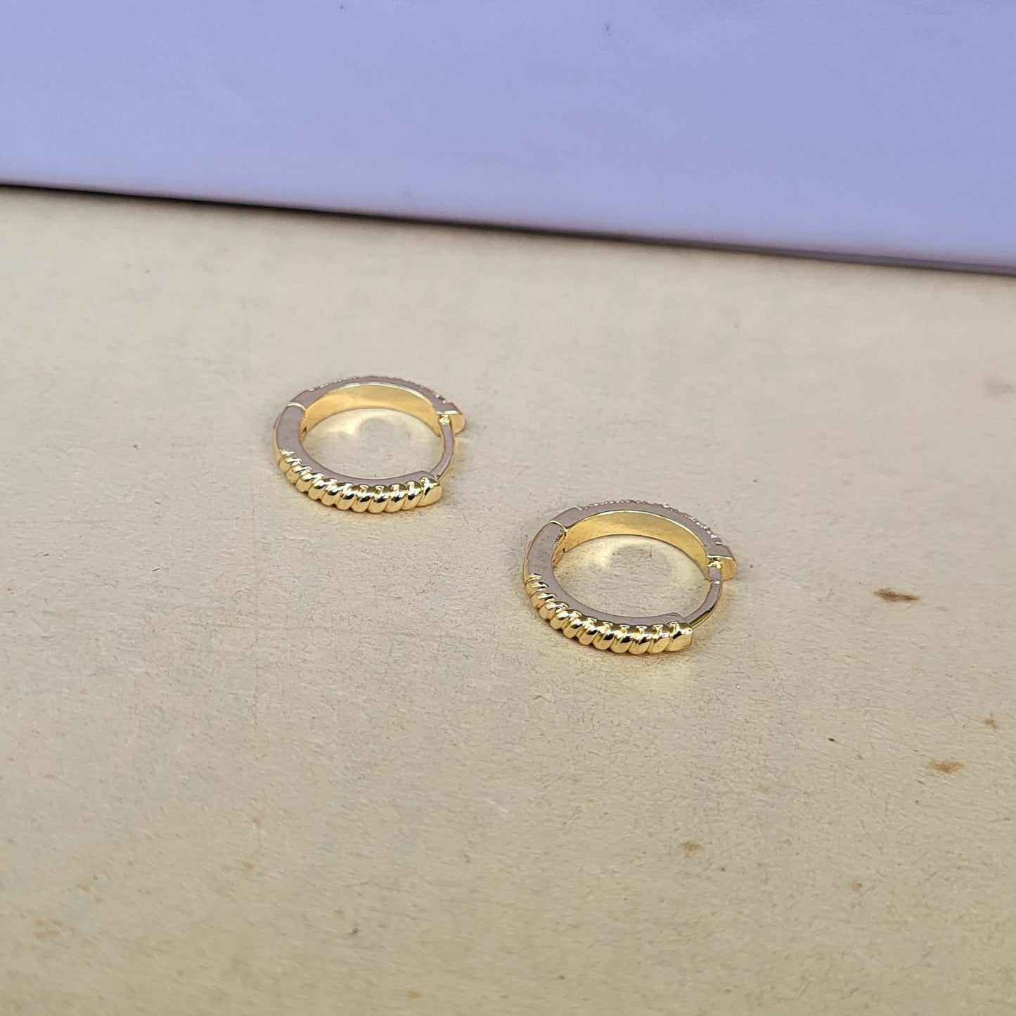 Dual look hoops