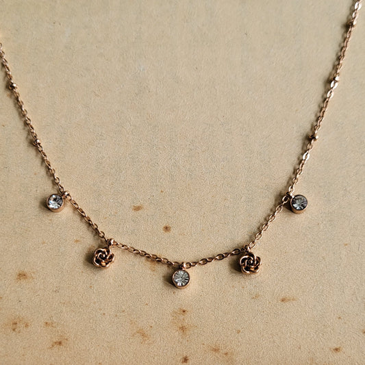 Roja necklace