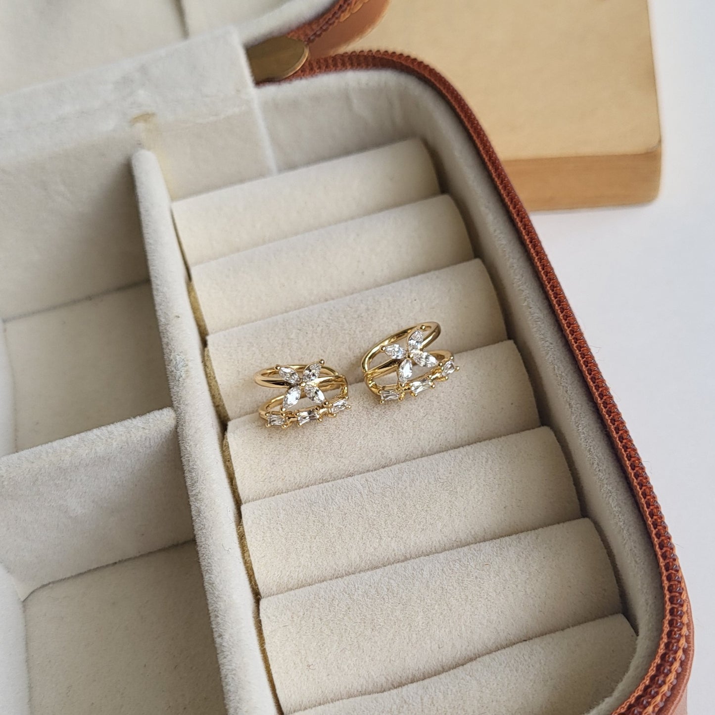 Thithli earclips (xuping)
