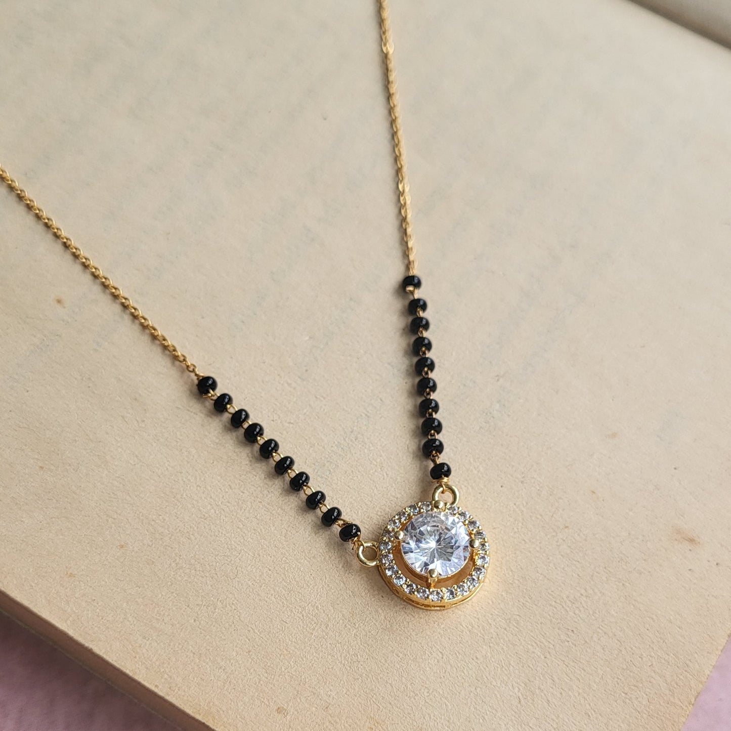Solitaire mangalsutra