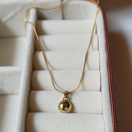 Roshini pendent chain