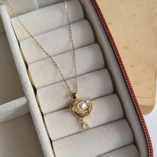 Moon pendant chain
