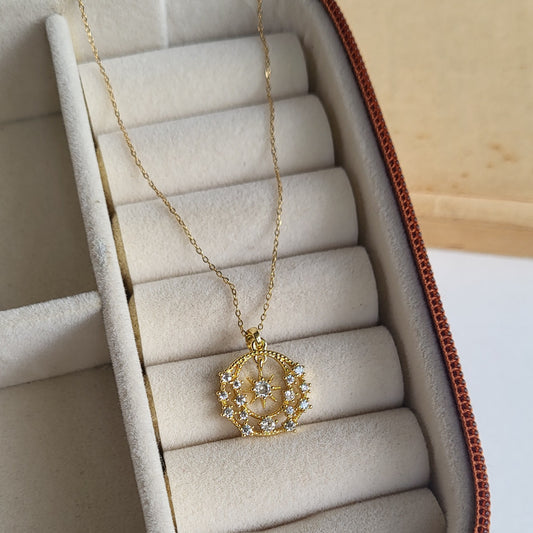 Stella pendant chain