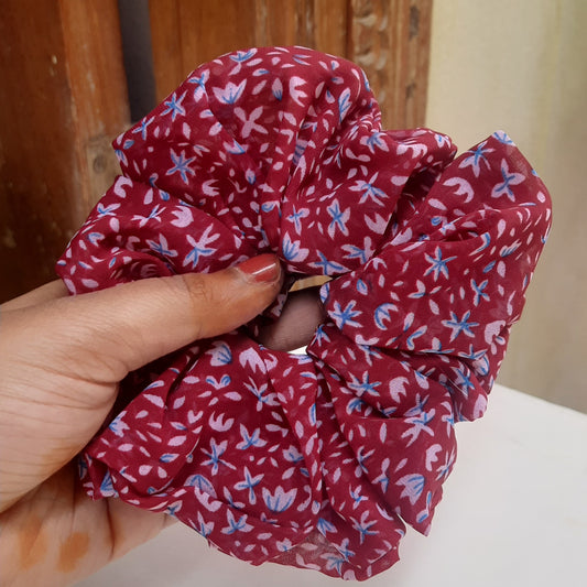 Daisy floral XXL scrunchie