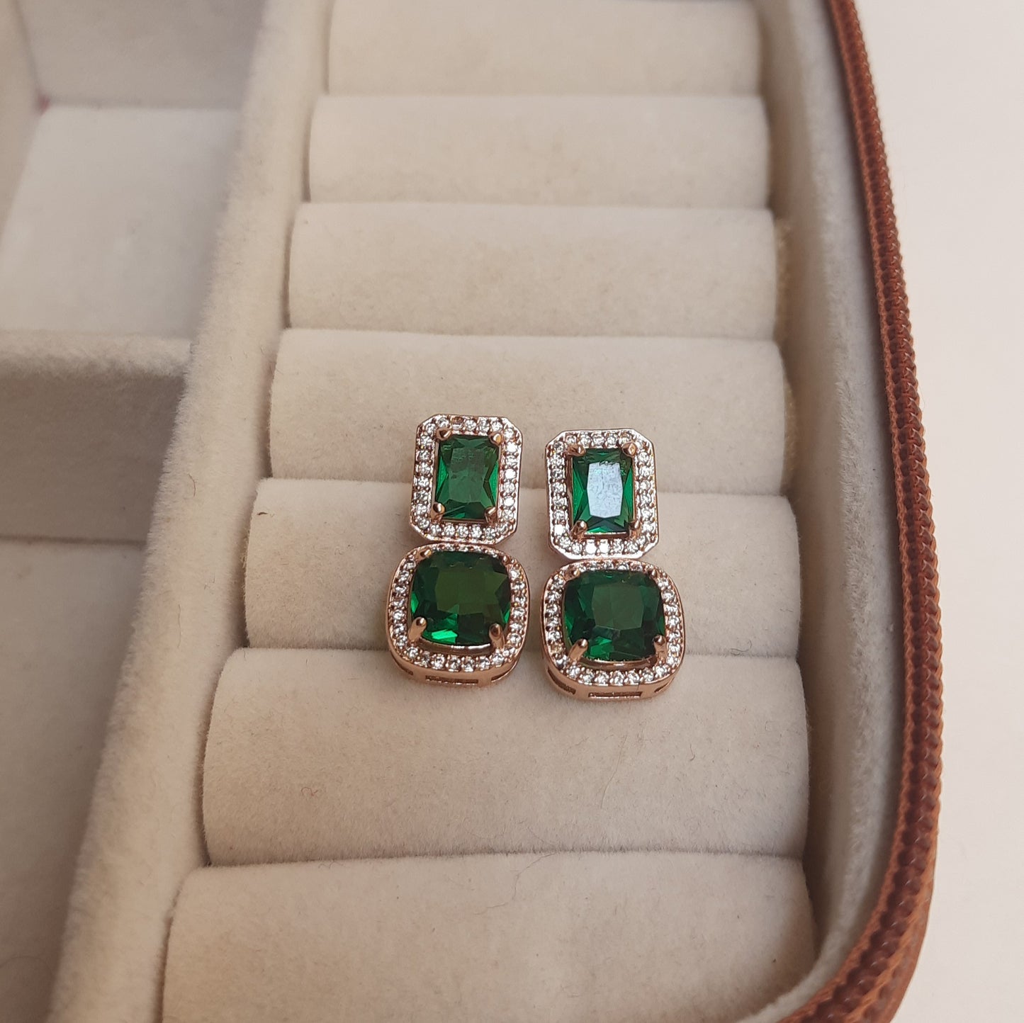 CLAUDIA Pendant set (Emerald green)