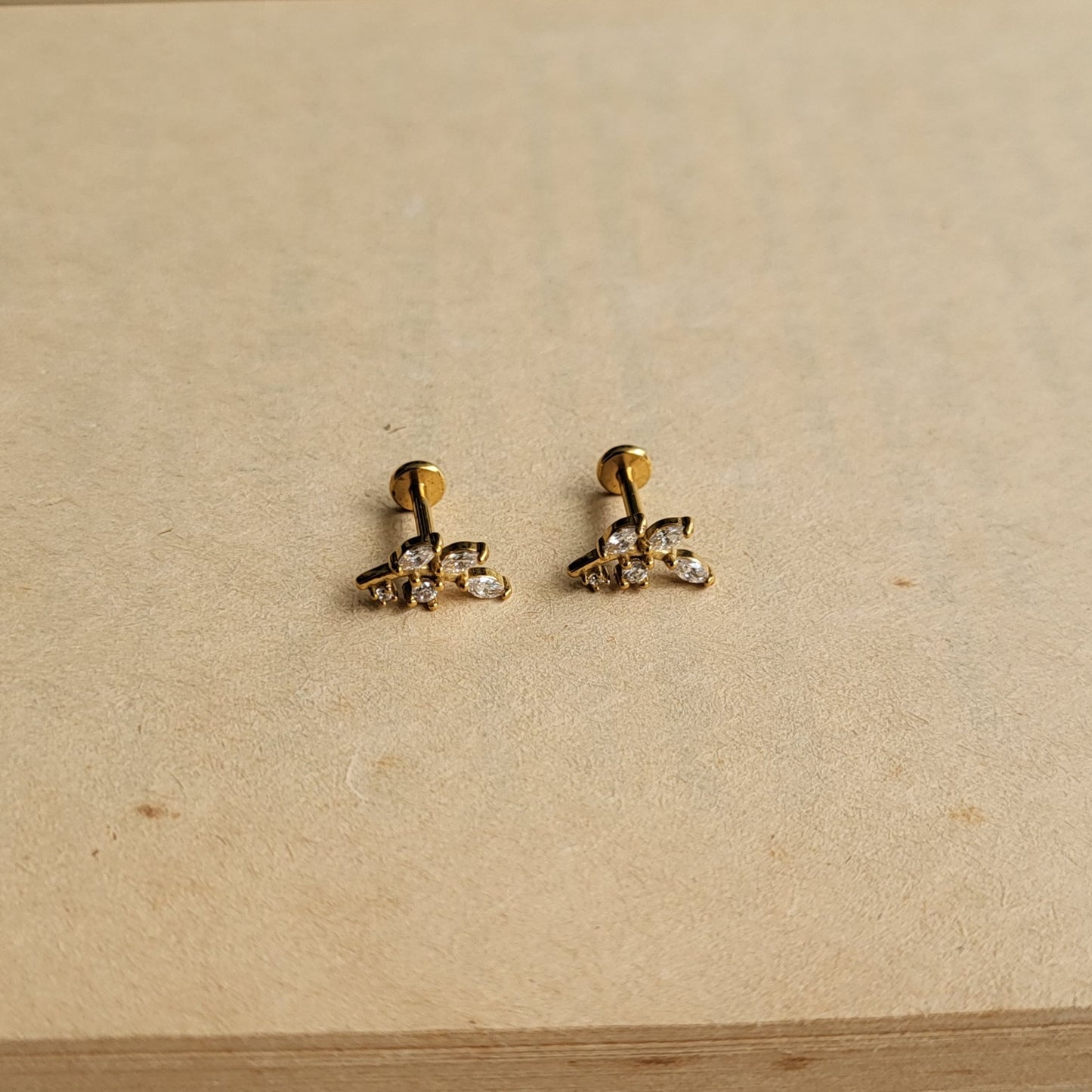 Maple flat screwback studs