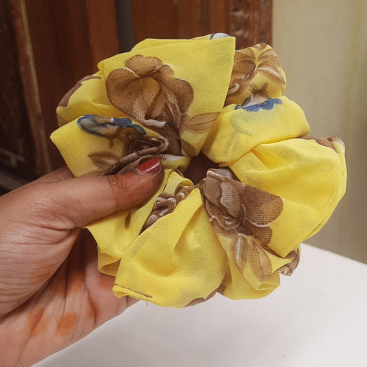 Mellow yellow XXL scrunchie