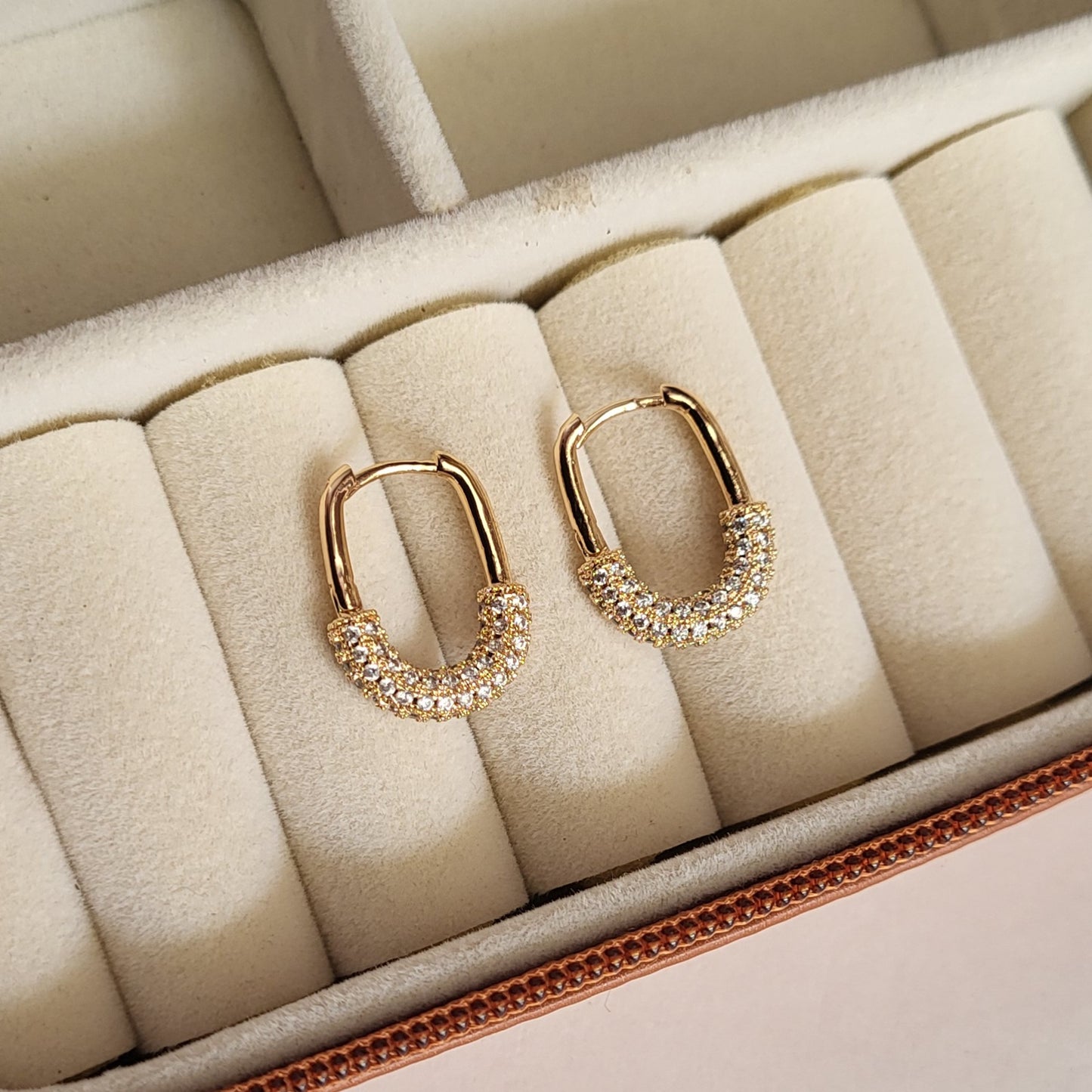 Sona hoops