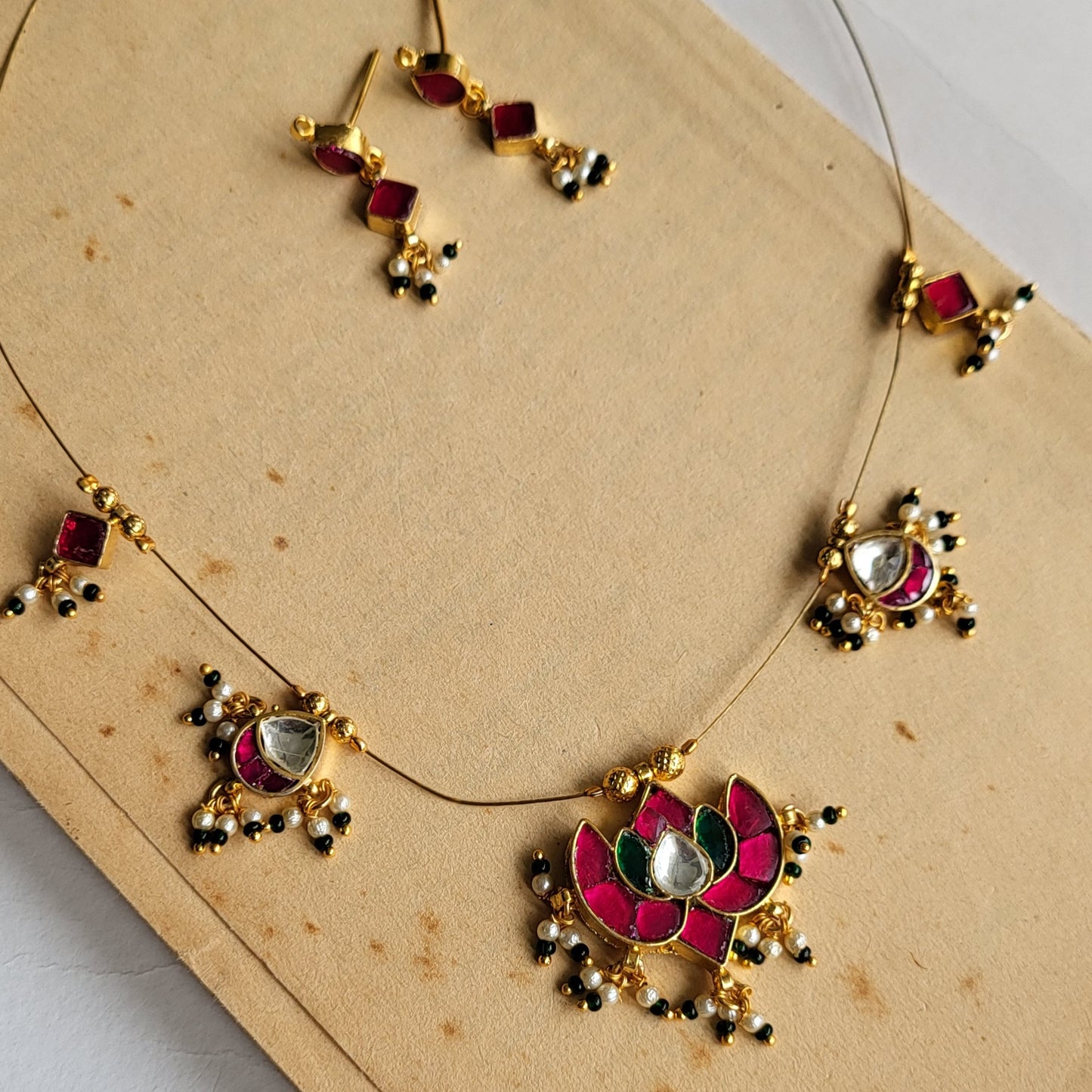 Kamali invisible necklace