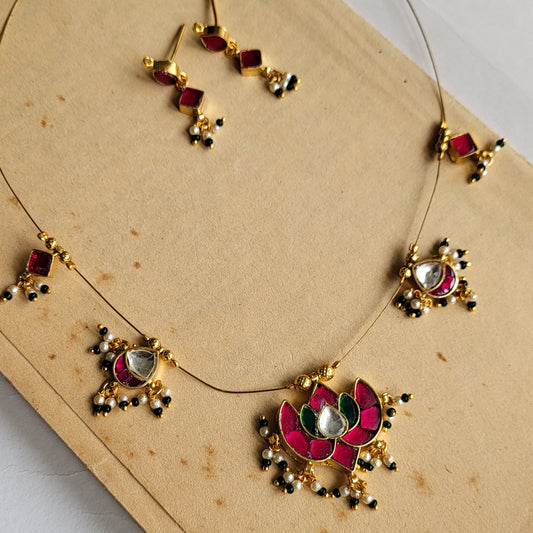 Kamali invisible necklace