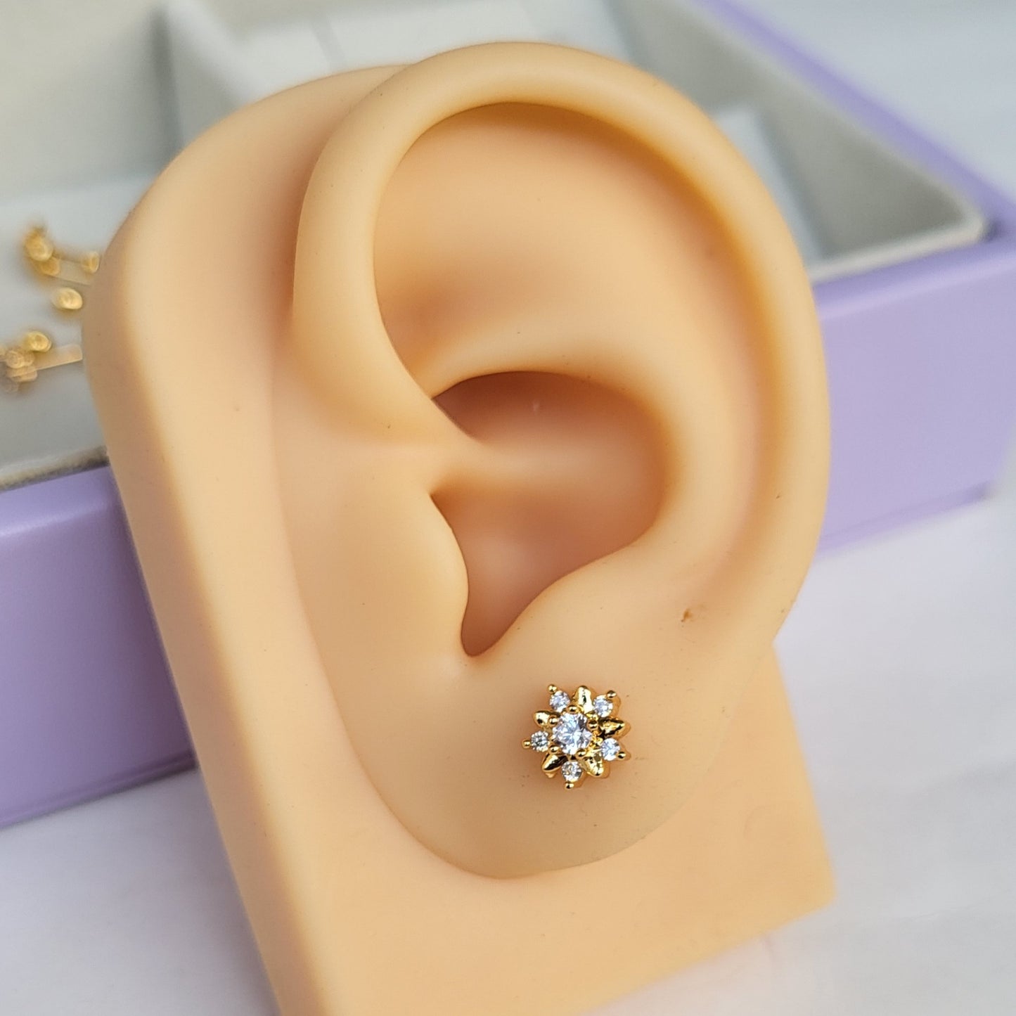 Goldie mini studs (ball screwback)