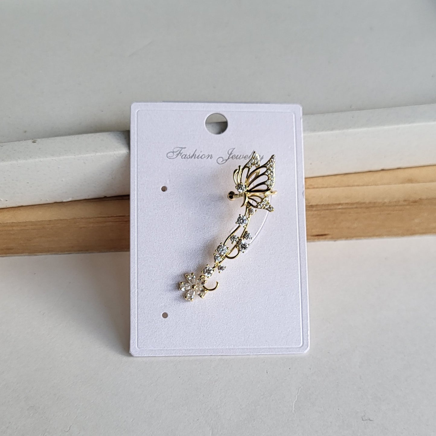 Gardenia earcuff (Left ear only)
