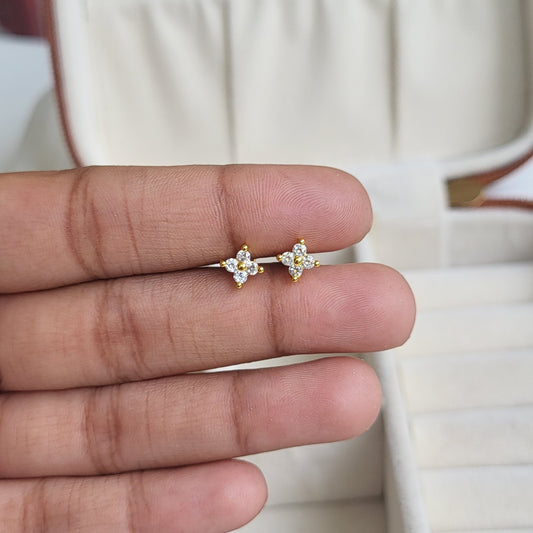 Clover mini studs (ball screwback)