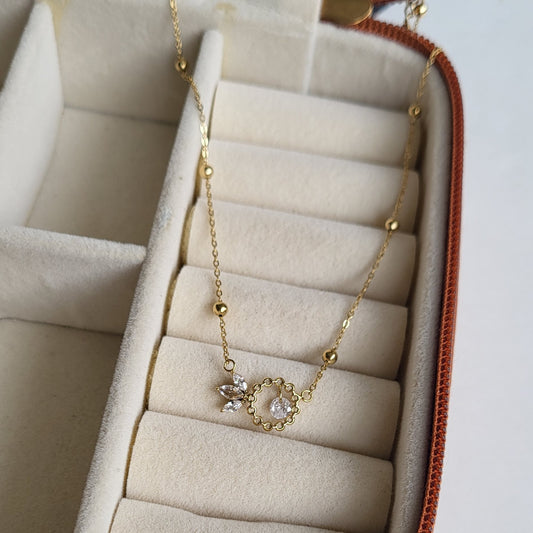 Leaf pendent chain