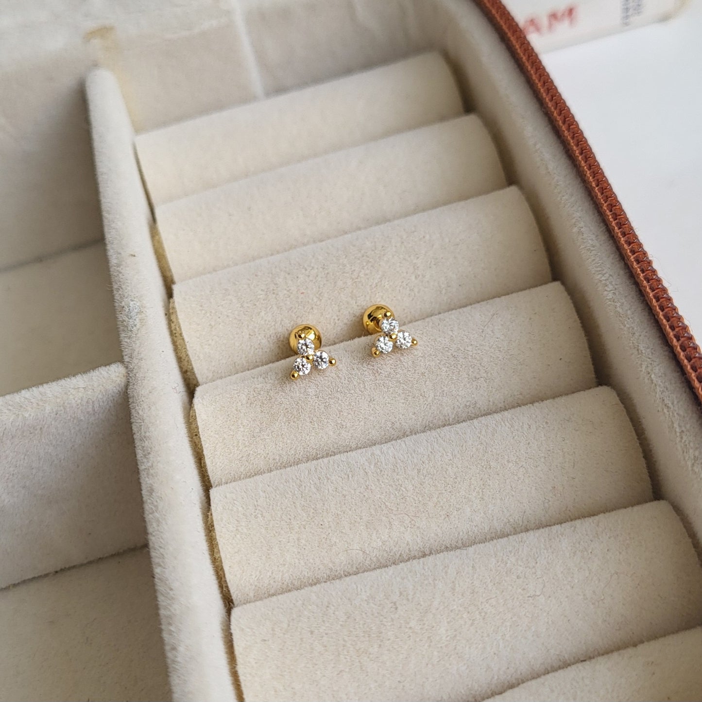 Pankh mini studs(ball screwback)