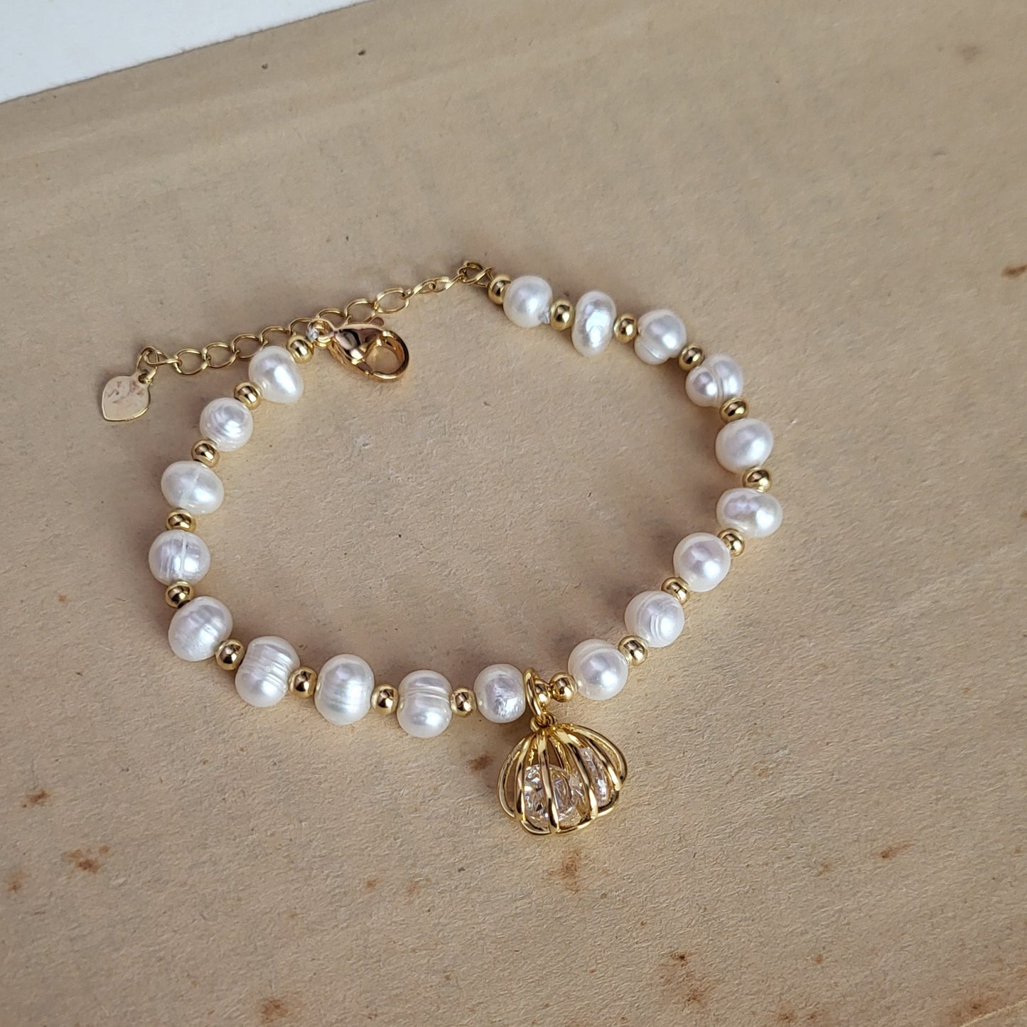 Pearl bracelet (SHELL)