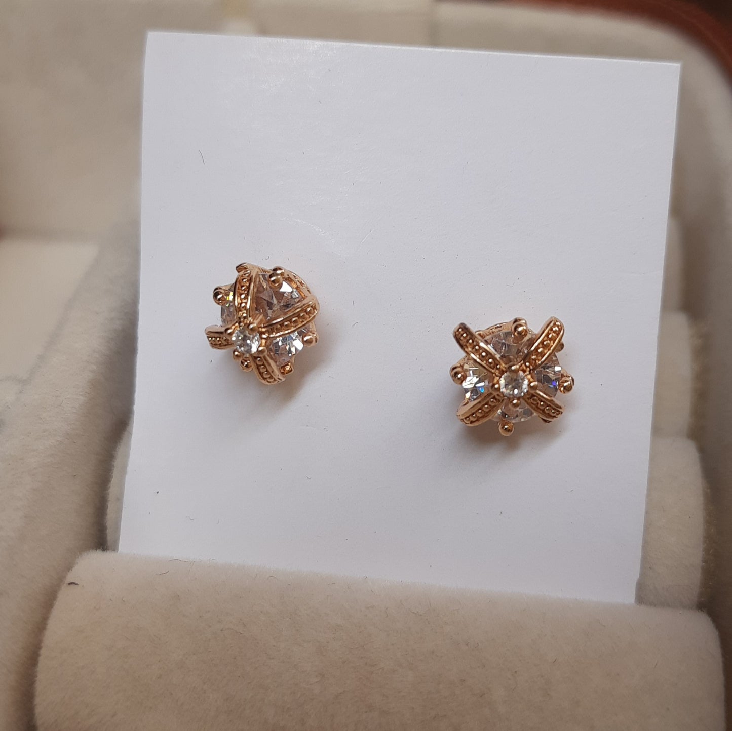CROWN Studs