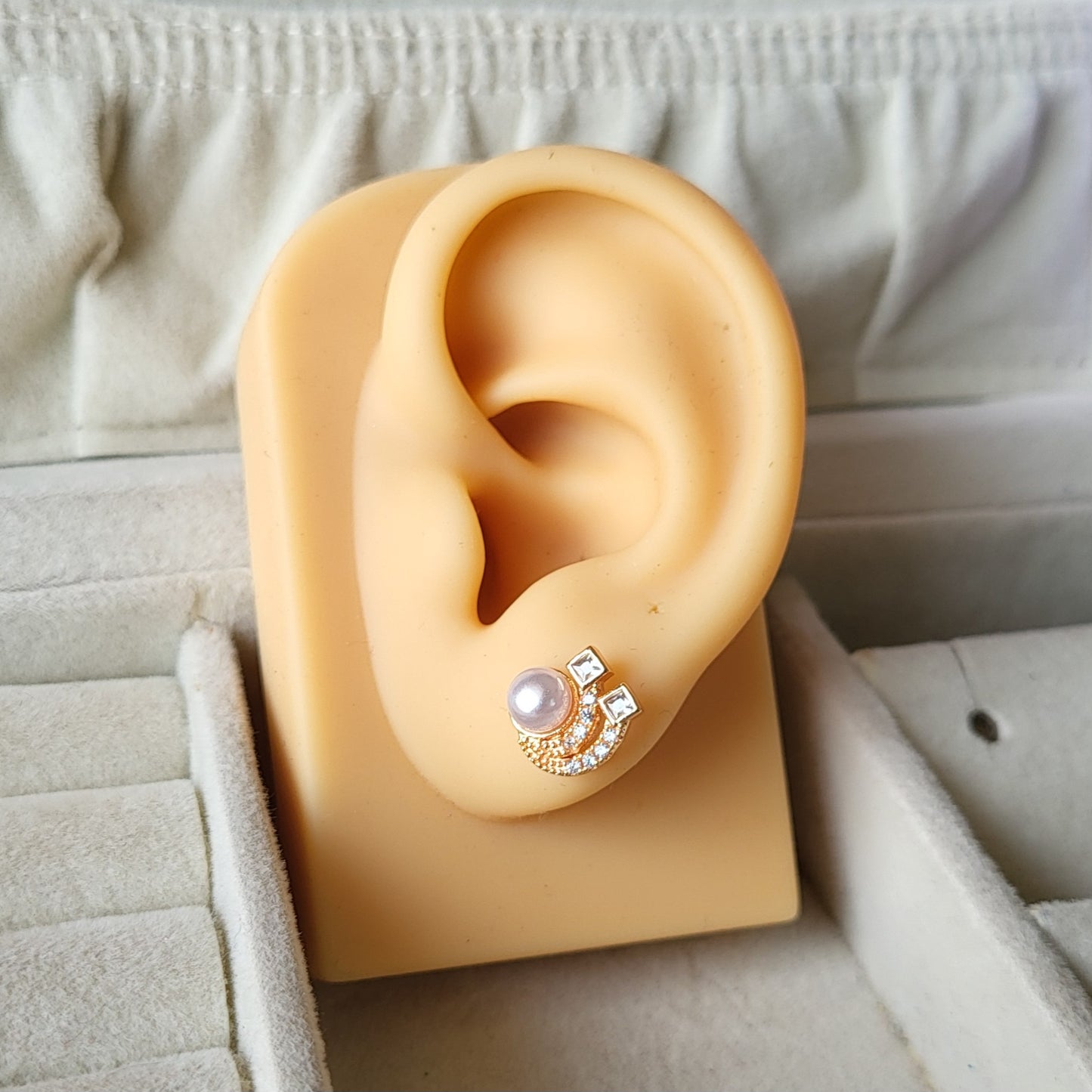 Shiney studs
