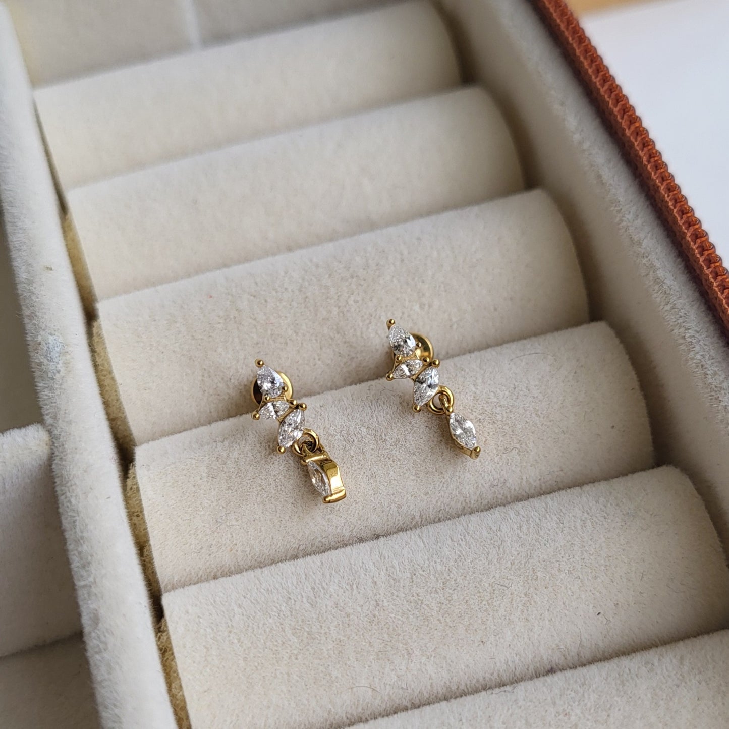 Sarah flat screwback studs