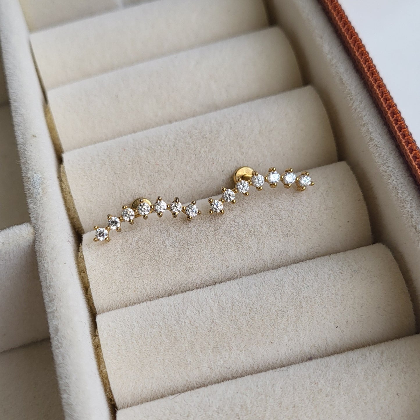 Saloni flat screwback studs