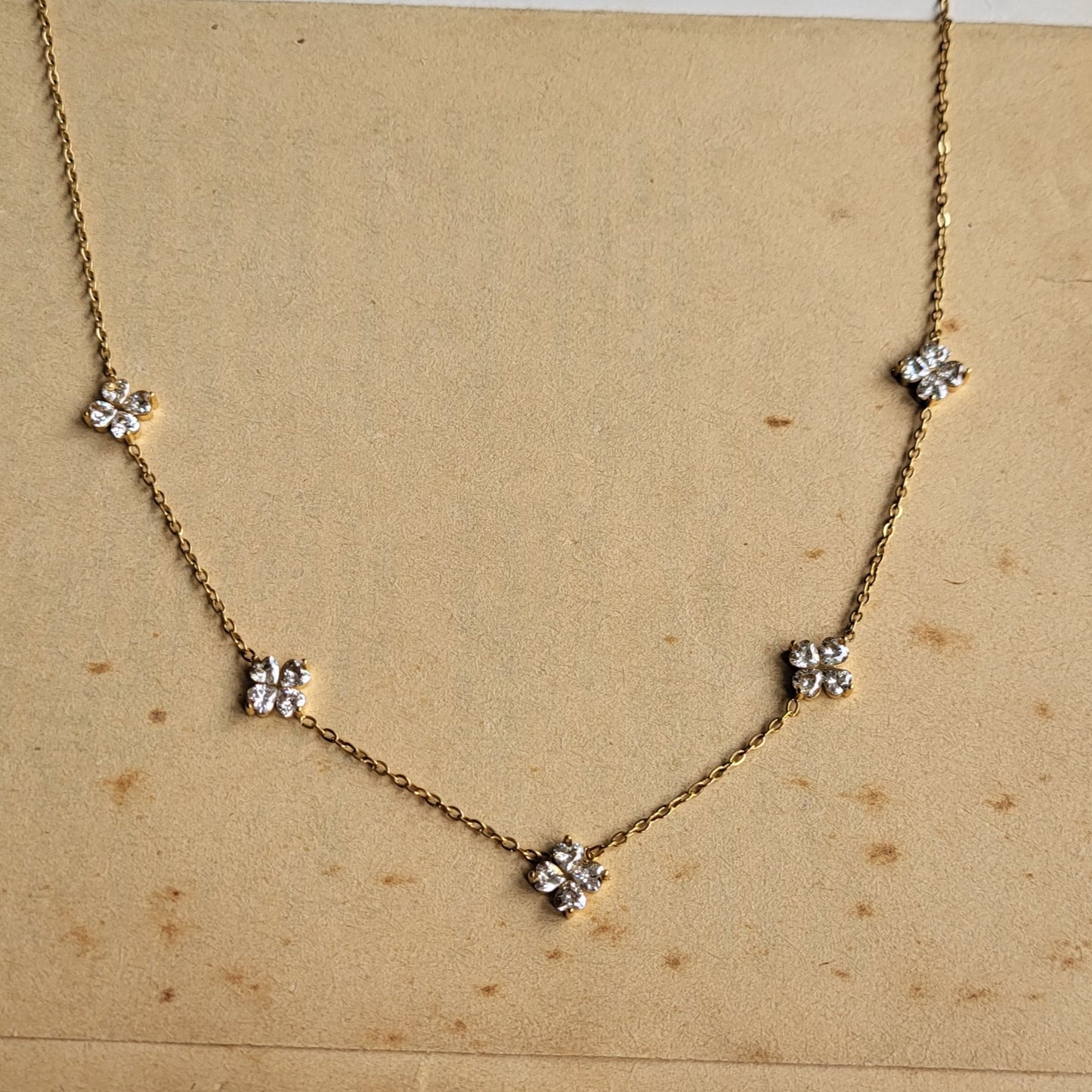 Fleur necklace