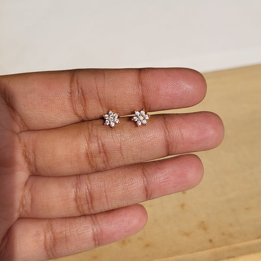 Bloom mini studs(ball screwback)