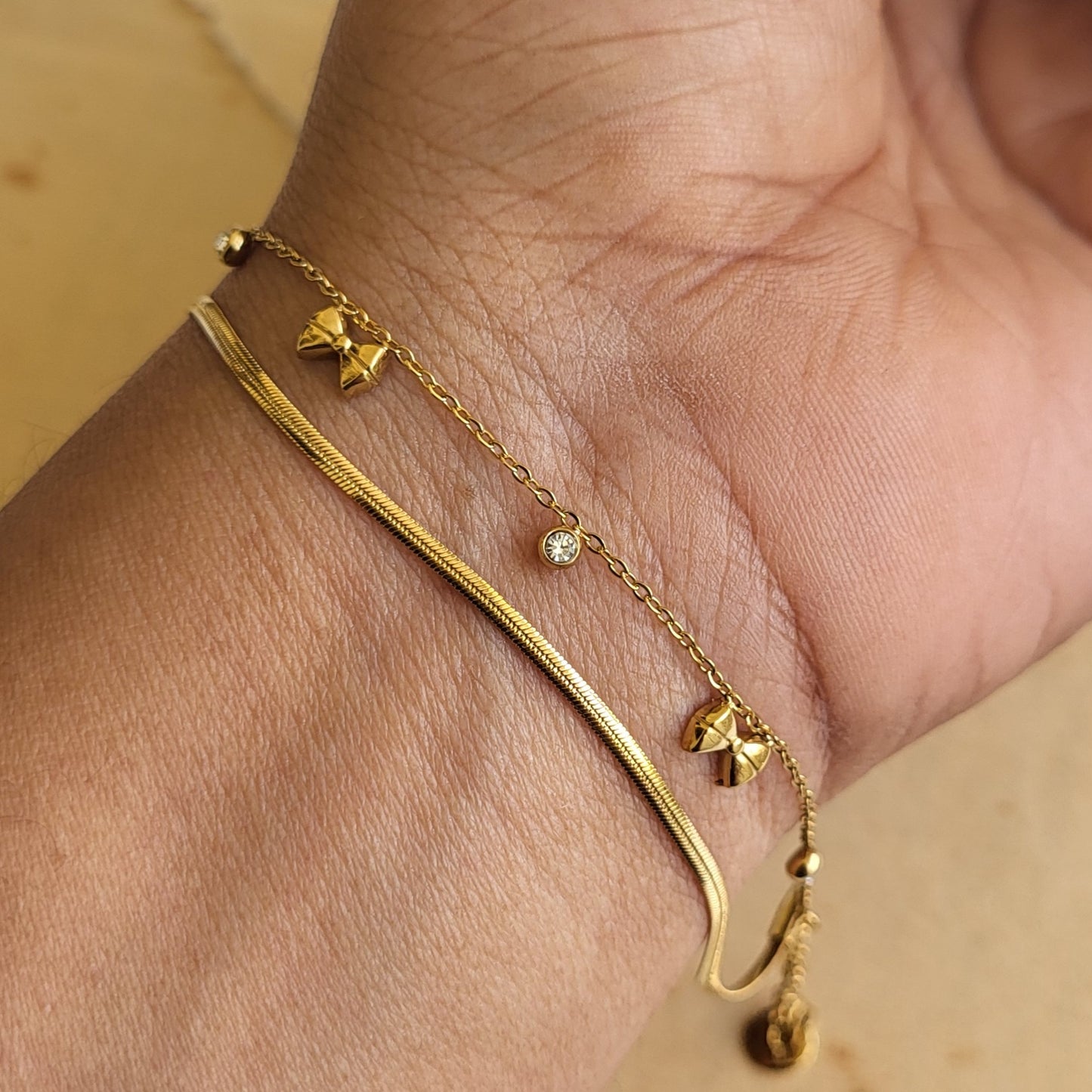 BOW dainty bracelet